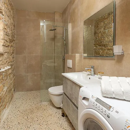 Amazing In With Kitchen Holiday home