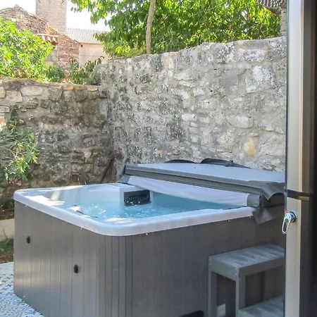 Amazing In With Kitchen Holiday home *