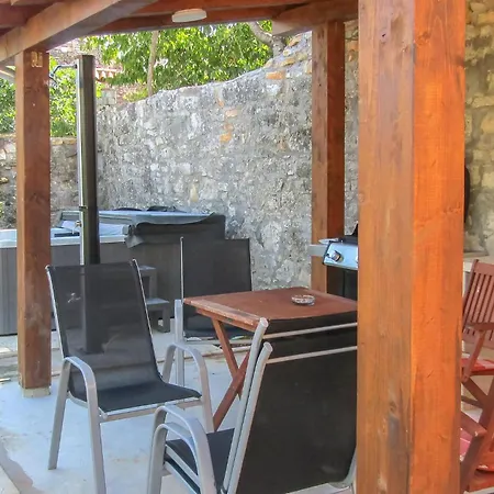Holiday home Amazing In With Kitchen *